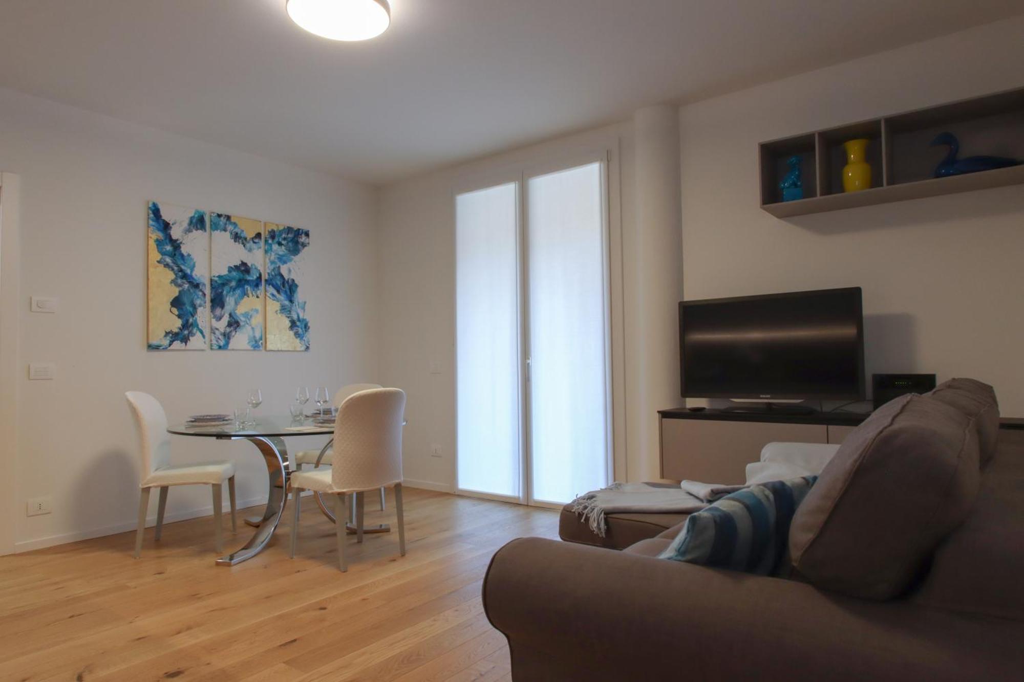 Апартаменты Casa Ardo Wifi & Free Parking In Lecco Center Экстерьер фото