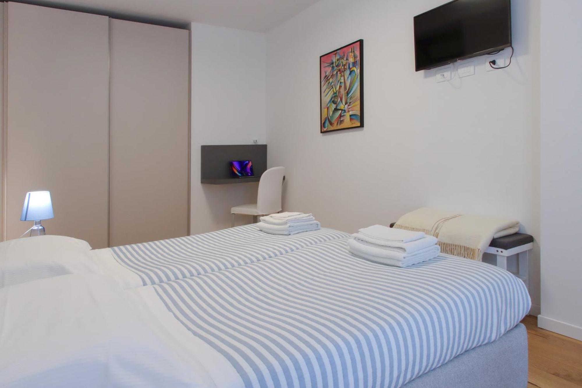 Апартаменты Casa Ardo Wifi & Free Parking In Lecco Center Экстерьер фото