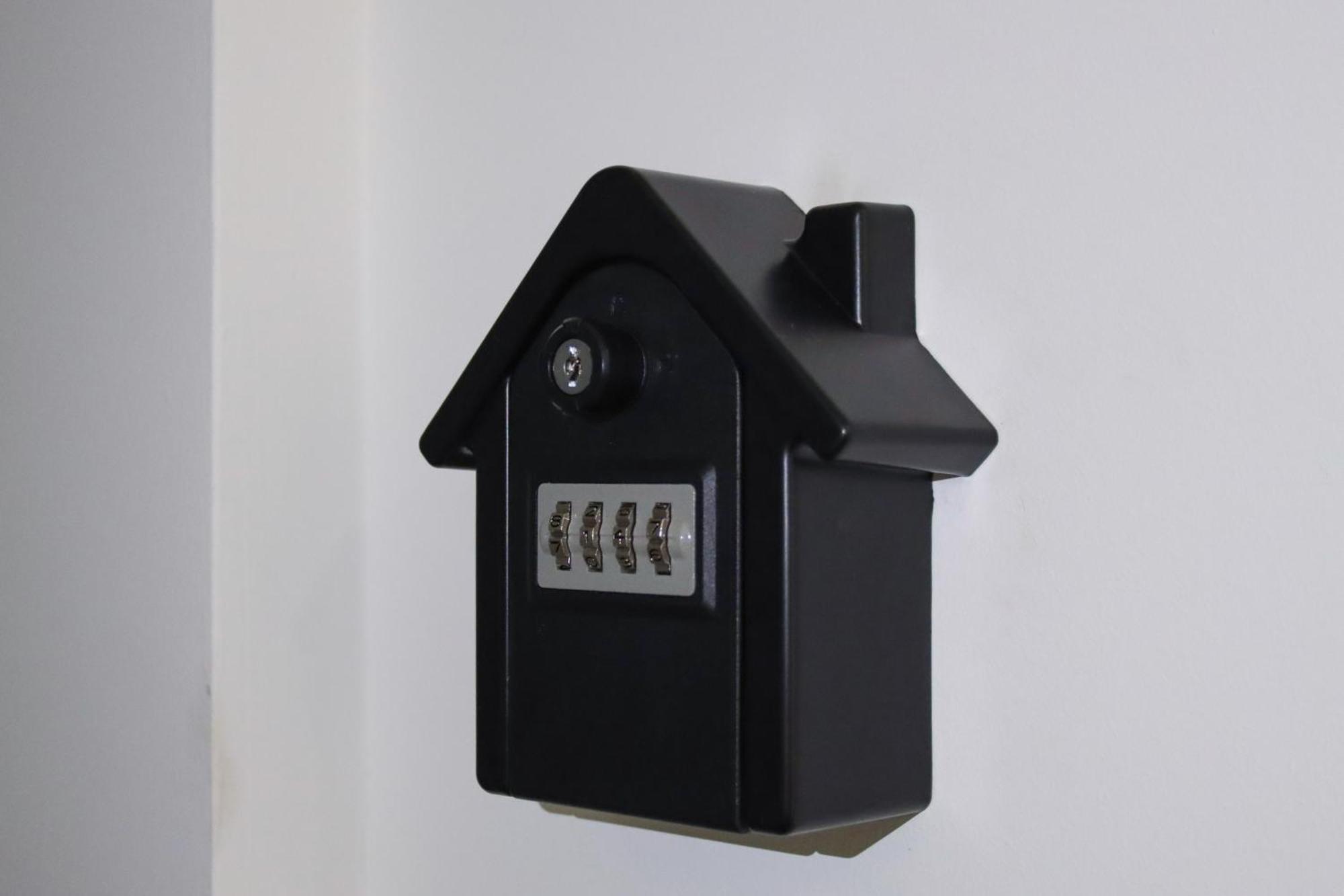 Апартаменты Casa Ardo Wifi & Free Parking In Lecco Center Экстерьер фото
