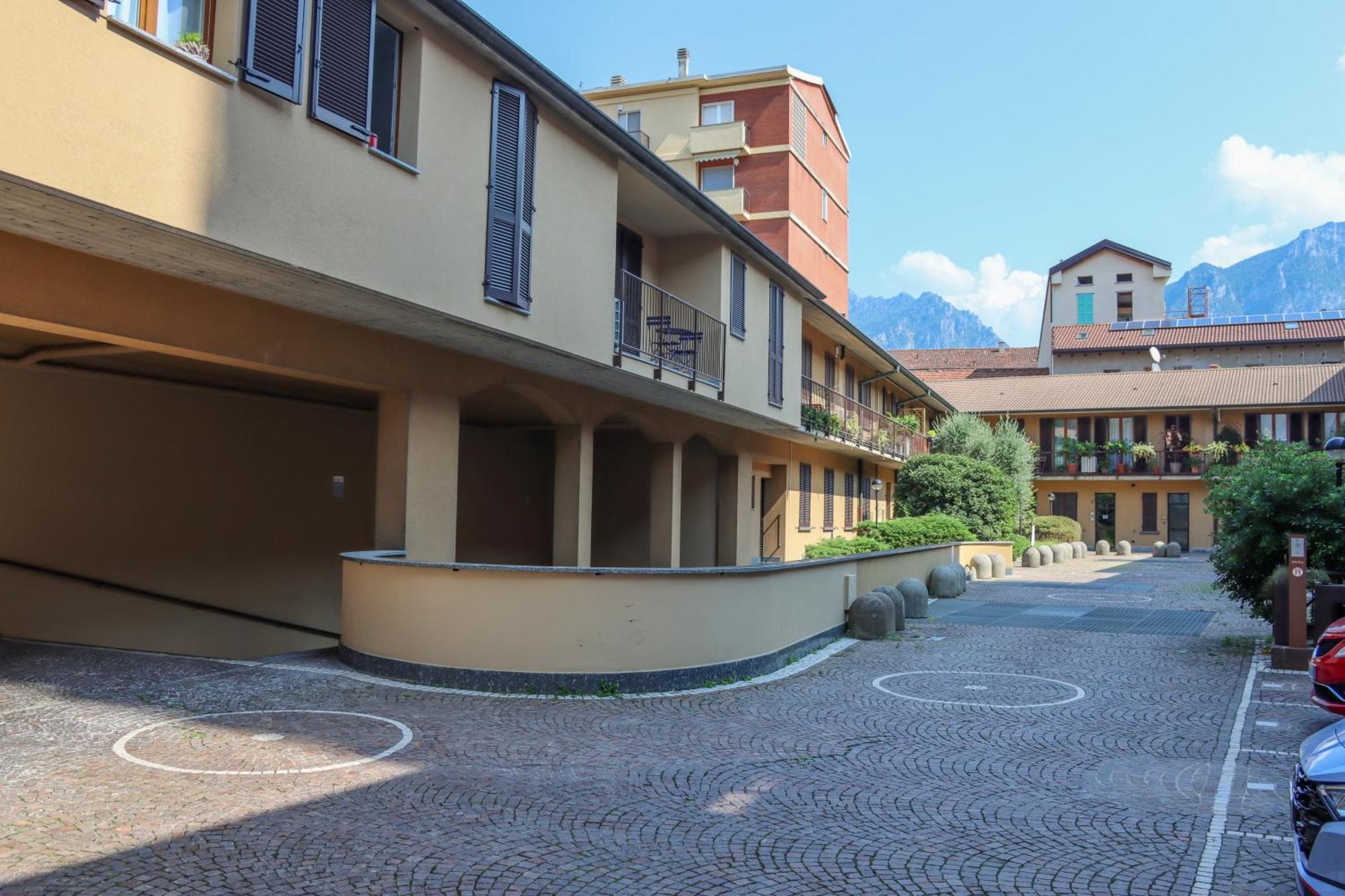 Апартаменты Casa Ardo Wifi & Free Parking In Lecco Center Экстерьер фото