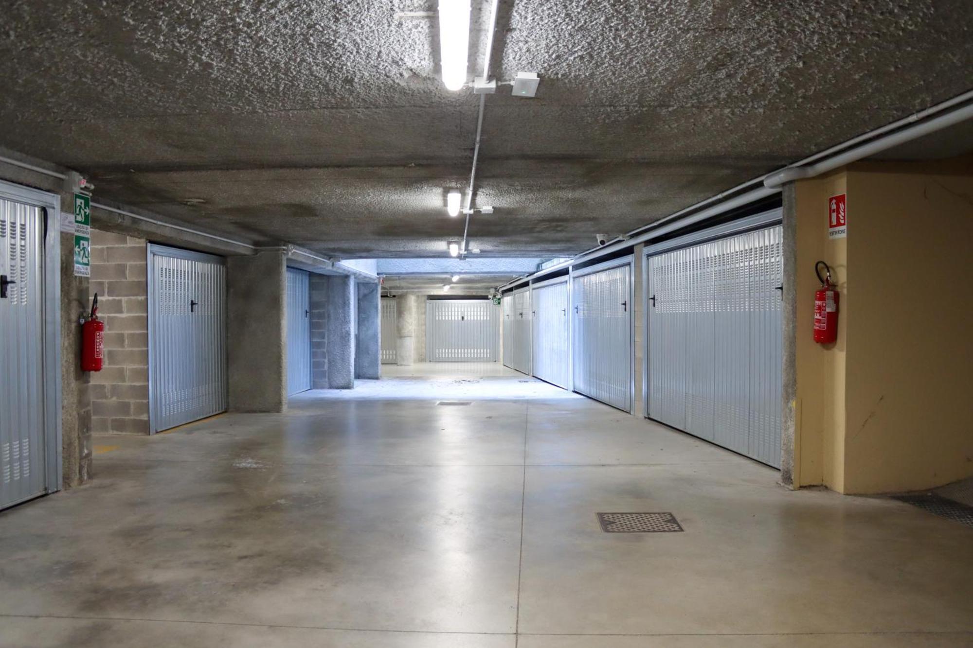 Апартаменты Casa Ardo Wifi & Free Parking In Lecco Center Экстерьер фото