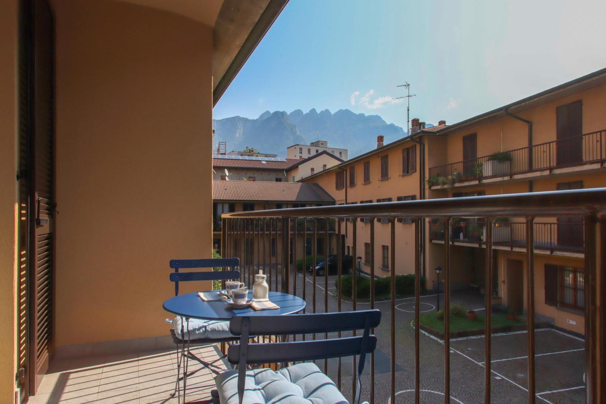 Апартаменты Casa Ardo Wifi & Free Parking In Lecco Center Экстерьер фото
